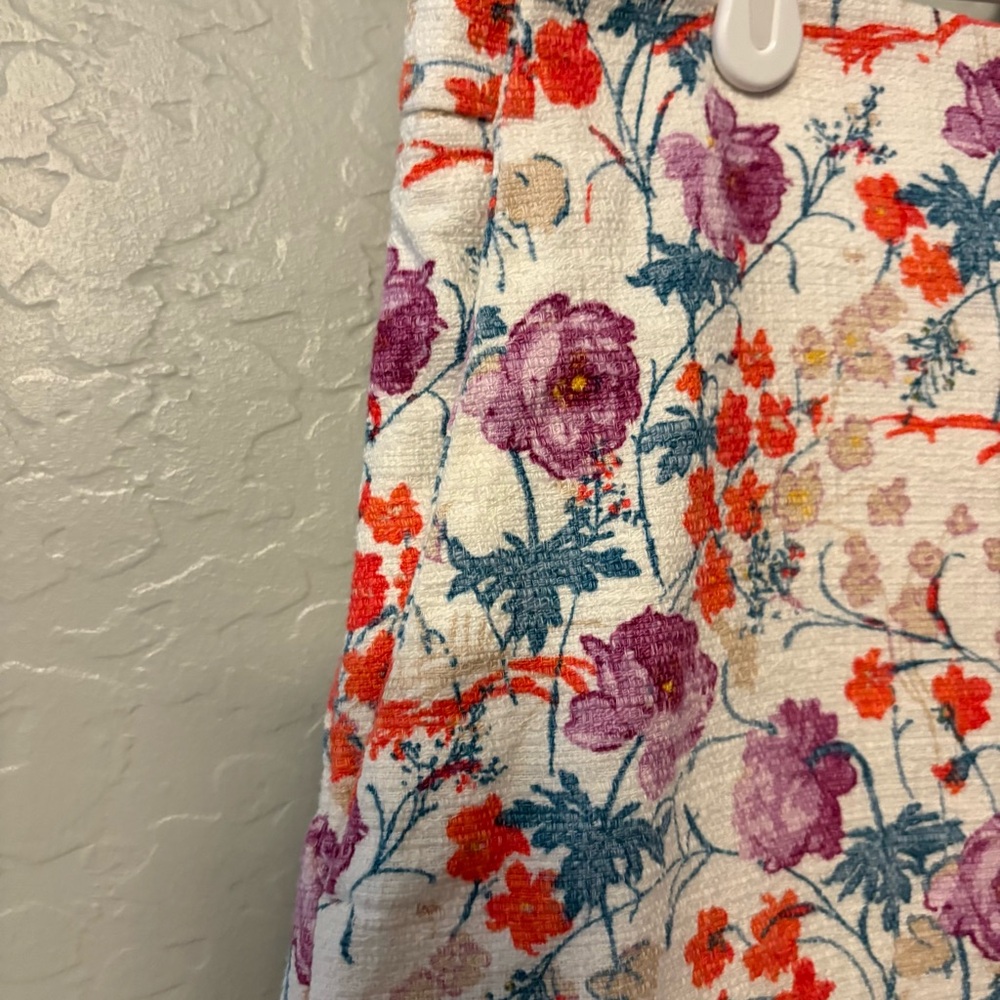 Ann Taylor white and purple floral high waisted side zip dressy shorts size 8 - Picture 5 of 16